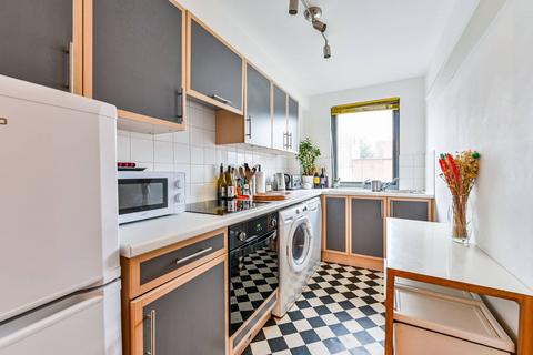 1 bedroom flat for sale, Balls Pond Road, Islington, London, N1