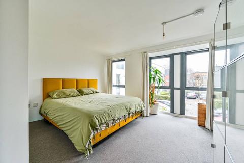 1 bedroom flat for sale, Balls Pond Road, Islington, London, N1