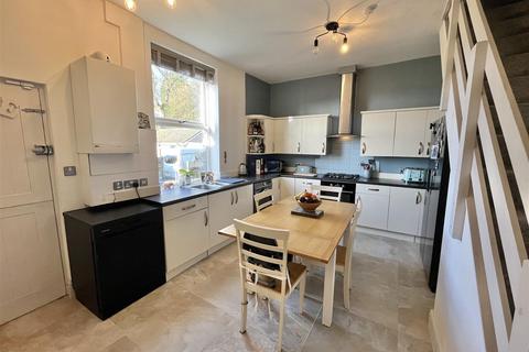3 bedroom end of terrace house for sale, New Road, Tintwistle, Glossop