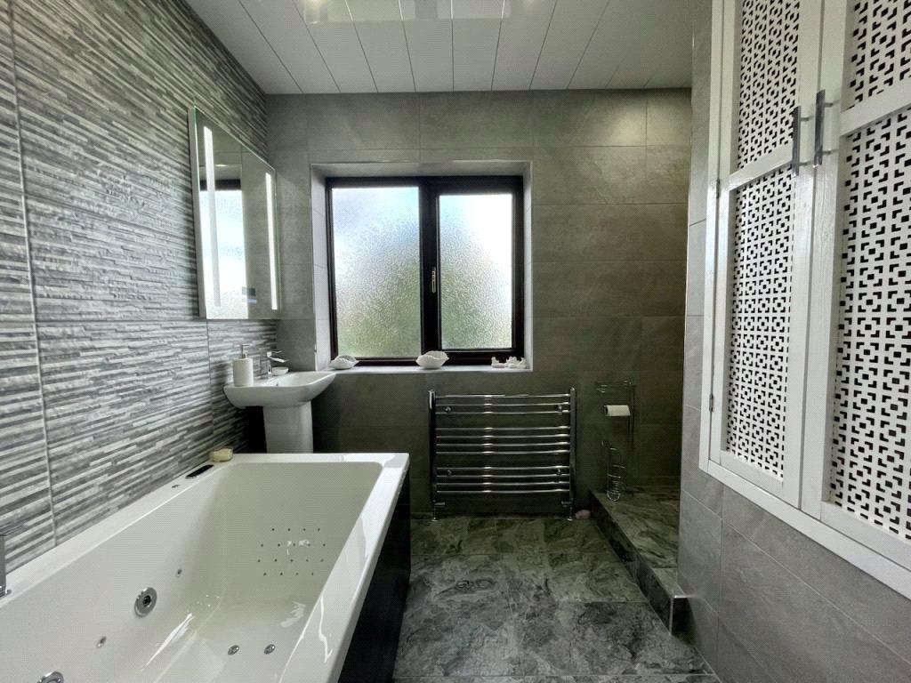 Bathroom/Wc