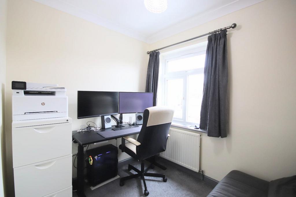 Bedroom 5/Office