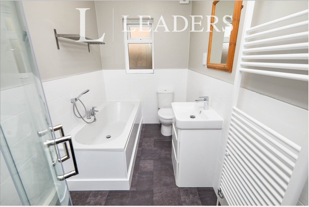 Bathroom 9 Gower str