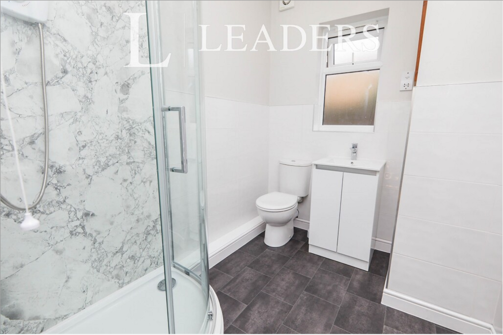 Smaller bathroom 9 G