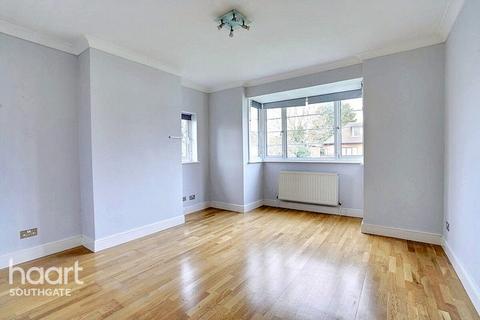 2 bedroom maisonette for sale, The Orchard, London