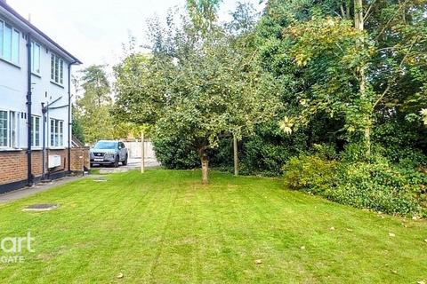 2 bedroom maisonette for sale, The Orchard, London