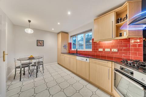 4 bedroom detached house for sale, Trenear Close, Orpington