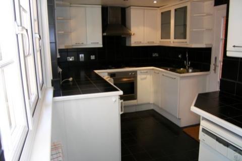 2 bedroom apartment to rent, Kinburn Drive Egham Hill, Egham, Surrey, TW20