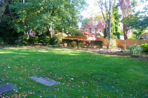 2 bedroom apartment to rent, Kinburn Drive Egham Hill, Egham, Surrey, TW20