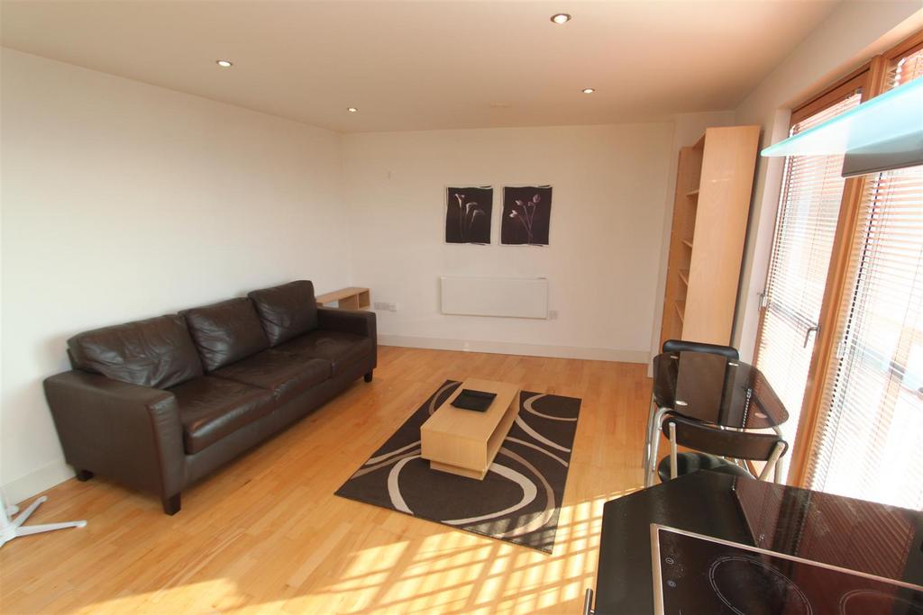 Livingroom2.JPG