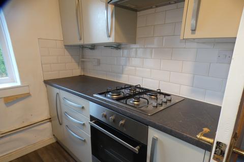 2 bedroom flat to rent, Mavisbank Terrace, Paisley PA1