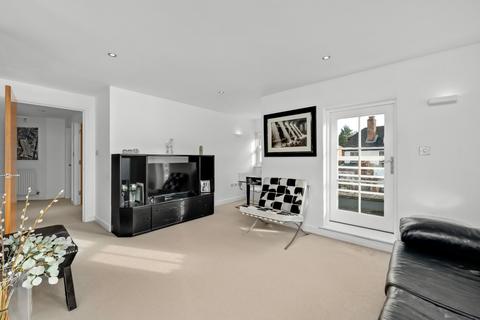 2 bedroom apartment for sale, High Street, Esher, Surrey, KT10
