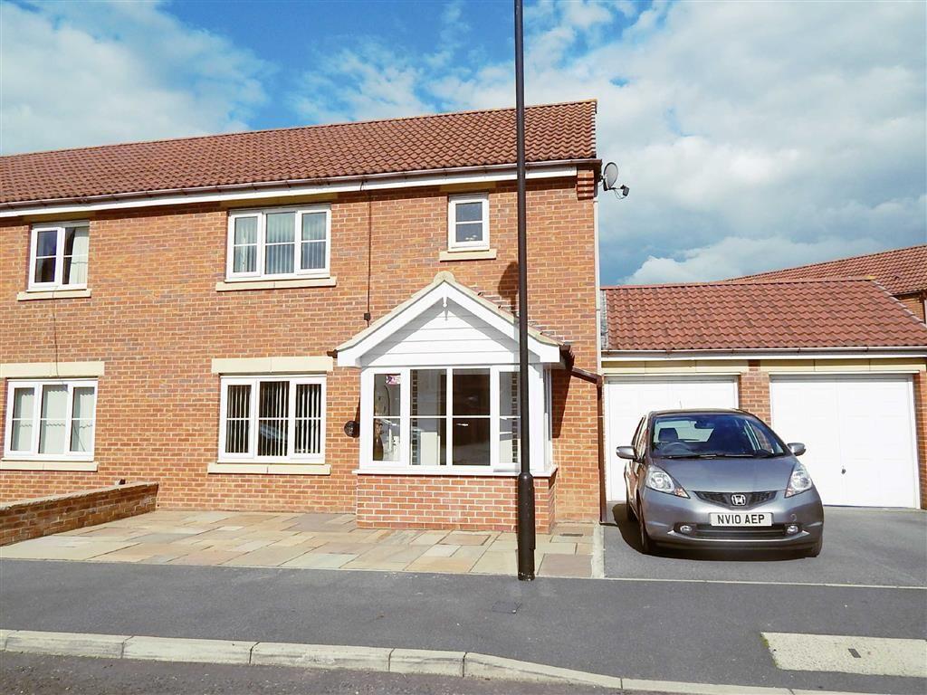 Greenrigg Place, Earsdon View, Shiremoor, NE27 3 bed terraced house £
