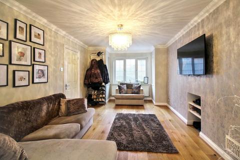 3 bedroom detached house for sale, Holly Drive, Aylesbury
