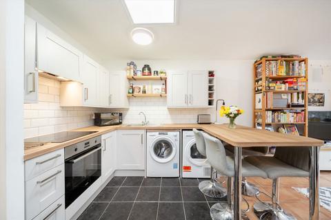 1 bedroom flat for sale, Parkhurst Road, London N7