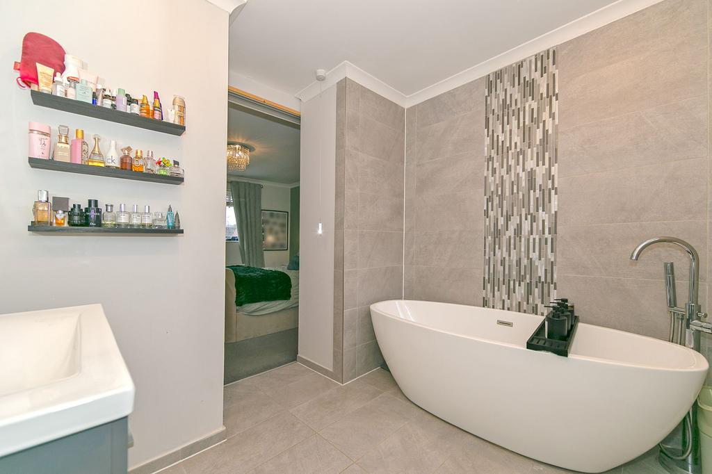 Ensuite