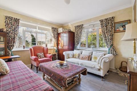 3 bedroom apartment for sale, Amersham Road, Chalfont St. Peter, Gerrards Cross, Buckinghamshire, SL9