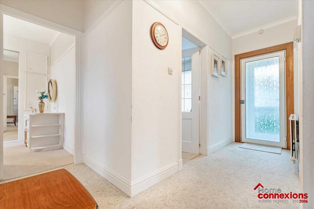Entrance Hallway (2)