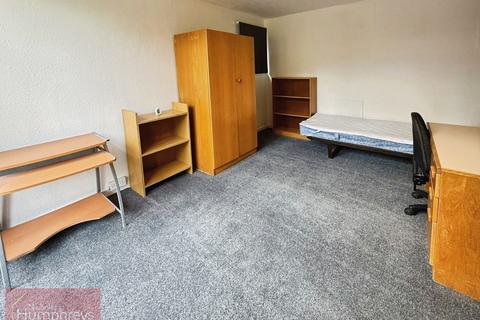 4 bedroom terraced house to rent, Woods Avenue, Hatfield AL10