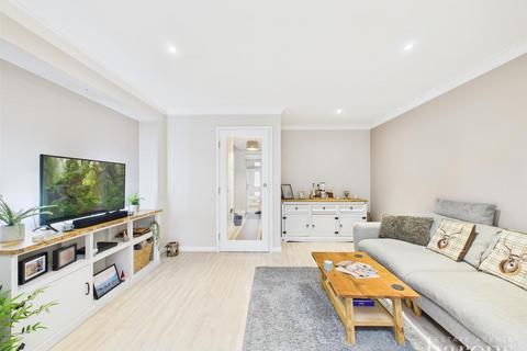 3 bedroom terraced house for sale, Hams Corner, Hook RG27
