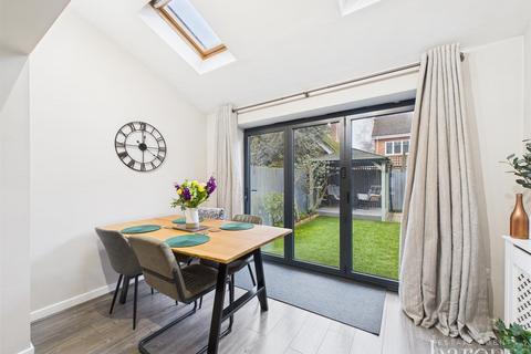 3 bedroom terraced house for sale, Hams Corner, Hook RG27