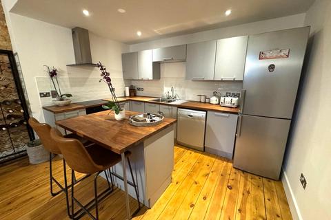 2 bedroom flat to rent, Seamoor Road, Bournemouth BH4