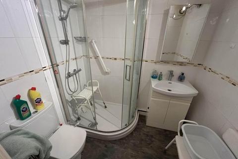 1 bedroom property for sale, Westwood Court, Village Road, Enfield, EN1