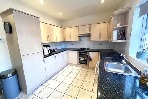 2 bedroom house to rent, Hawthorn Street, Wilmslow, Cheshire