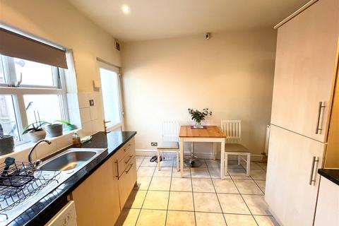 2 bedroom house to rent, Hawthorn Street, Wilmslow, Cheshire