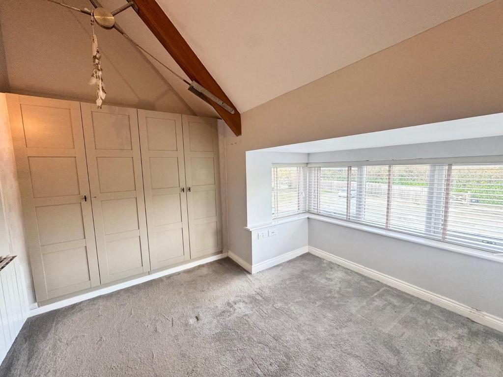 Bedroom 1.jpg
