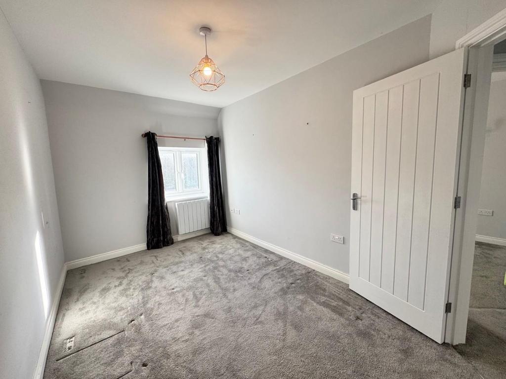 Bedroom 5.jpg