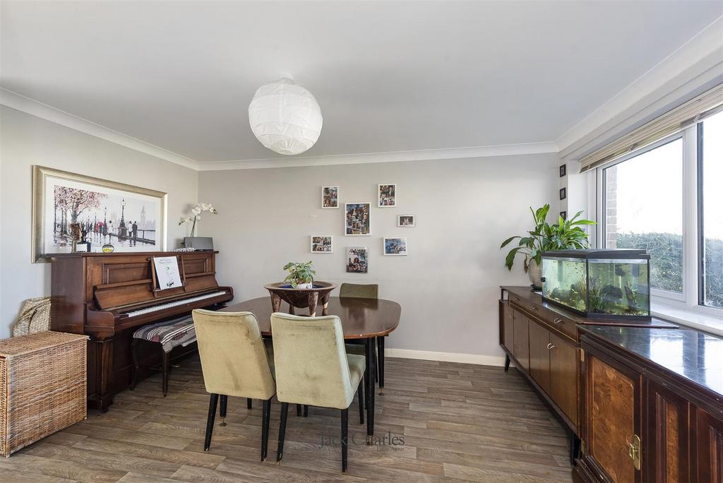 7 Stanley Close, TN12 0 TA 004.jpg
