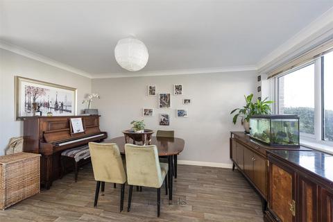 5 bedroom end of terrace house for sale, Stanley Close, Staplehurst, Tonbridge