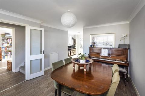 5 bedroom end of terrace house for sale, Stanley Close, Staplehurst, Tonbridge