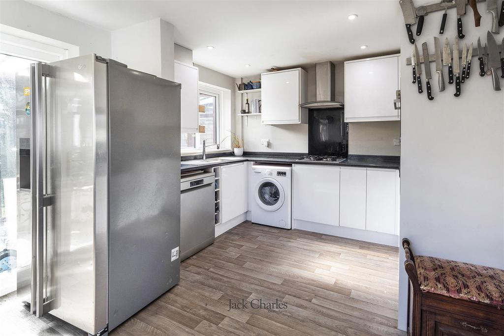 7 Stanley Close, TN12 0 TA 007.jpg