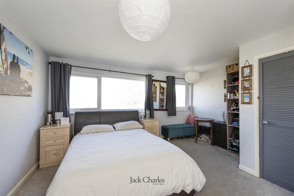 7 Stanley Close, TN12 0 TA 013.jpg