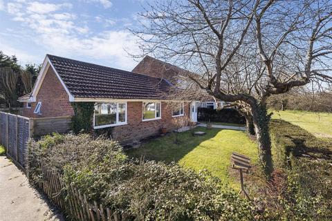 5 bedroom end of terrace house for sale, Stanley Close, Staplehurst, Tonbridge