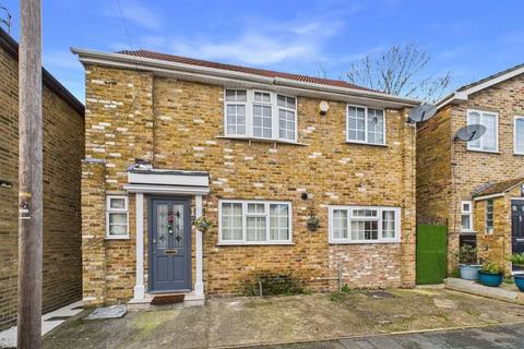 5 bedroom detached house for sale, Farmers Road, Staines-upon-Thames, Surrey, TW18