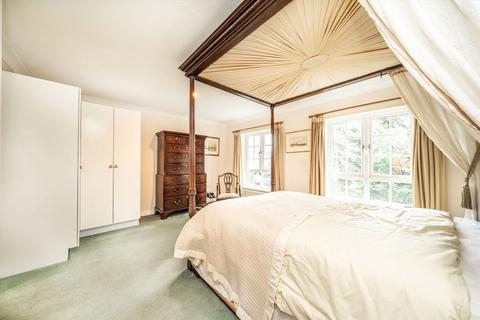undefined, Hawkesley Close, Strawberry Hill TW1