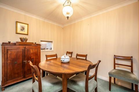 undefined, Hawkesley Close, Strawberry Hill TW1