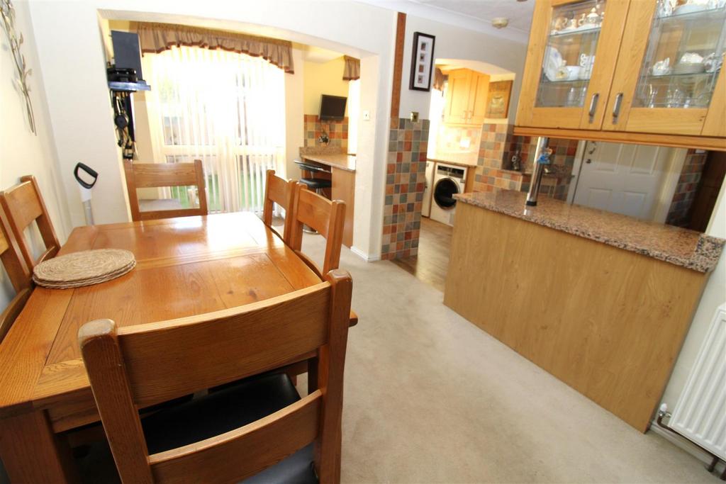 Dining area.JPG