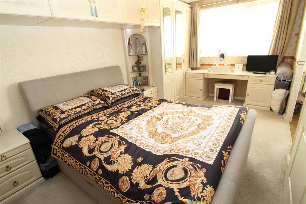Bedroom 1.JPG