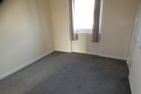 3 bedroom flat to rent, Merton Drive, Glasgow G52