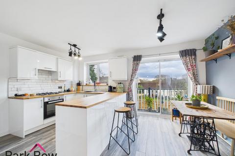2 bedroom end of terrace house for sale, Springbank Crescent, Garforth, Leeds