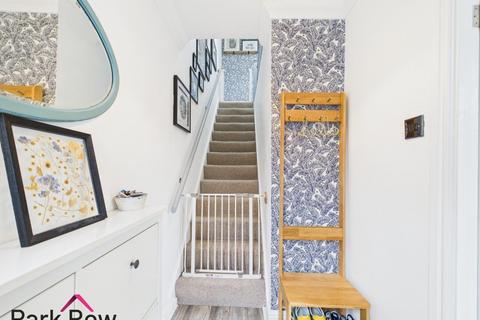 2 bedroom end of terrace house for sale, Springbank Crescent, Garforth, Leeds