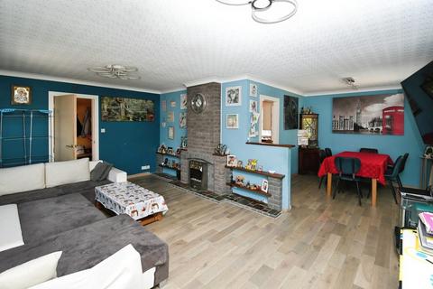 undefined, Hall Drive, Lincoln LN6