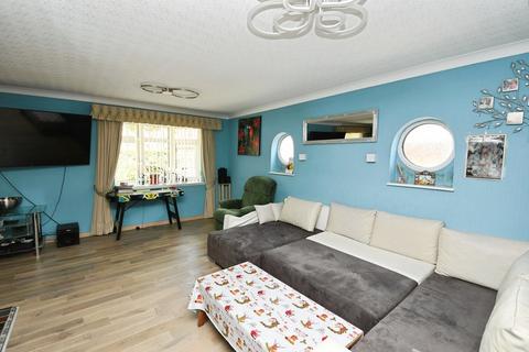 undefined, Hall Drive, Lincoln LN6