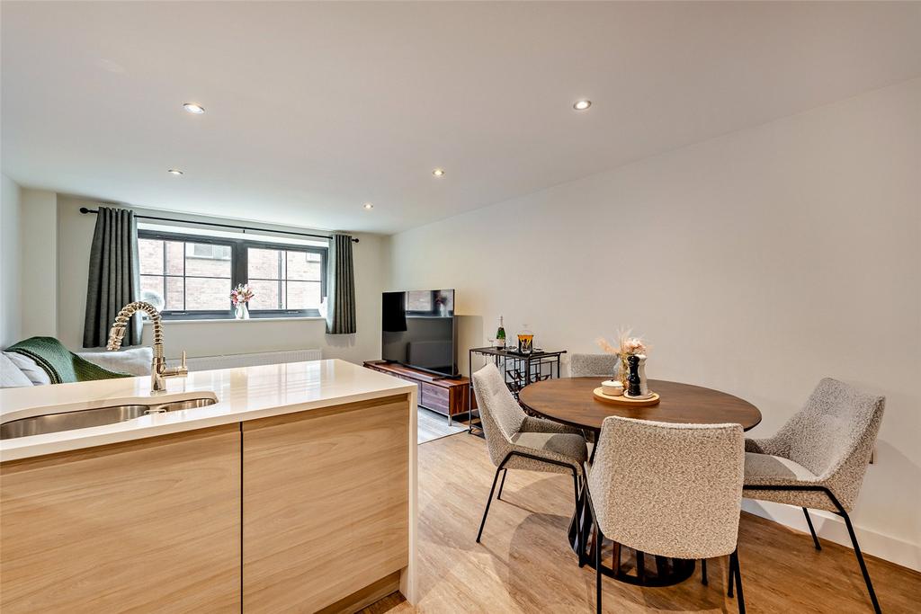 Kitchen / Dining