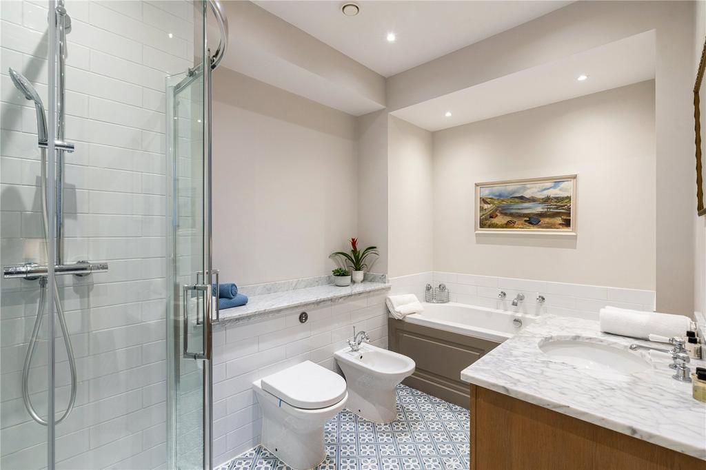 En Suite Bathroom