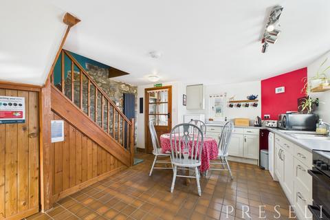undefined, Tyrhibin Ganol, Newport, Pembrokeshire