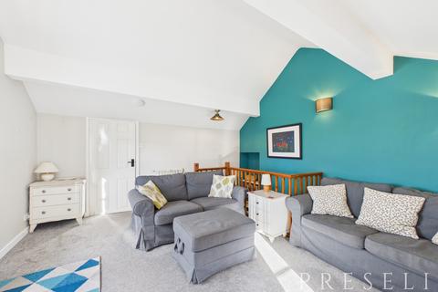 undefined, Tyrhibin Ganol, Newport, Pembrokeshire